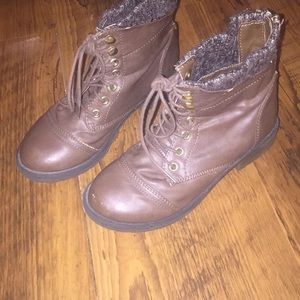 Girls boots
